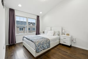Roslyn Ct-1505-045.jpg