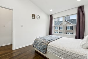 Roslyn Ct-1505-046.jpg