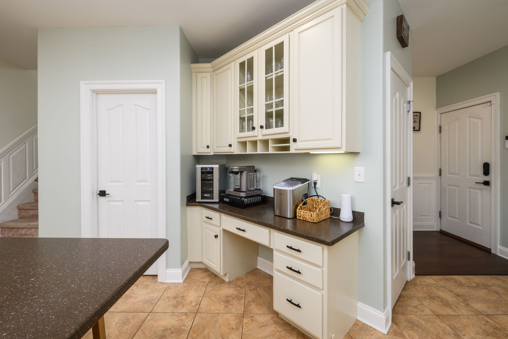 Desk Area/Coffee Bar