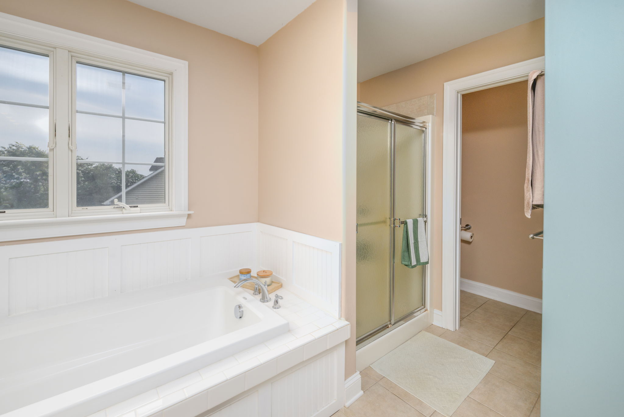 Primary Bath w/Soaking Tub