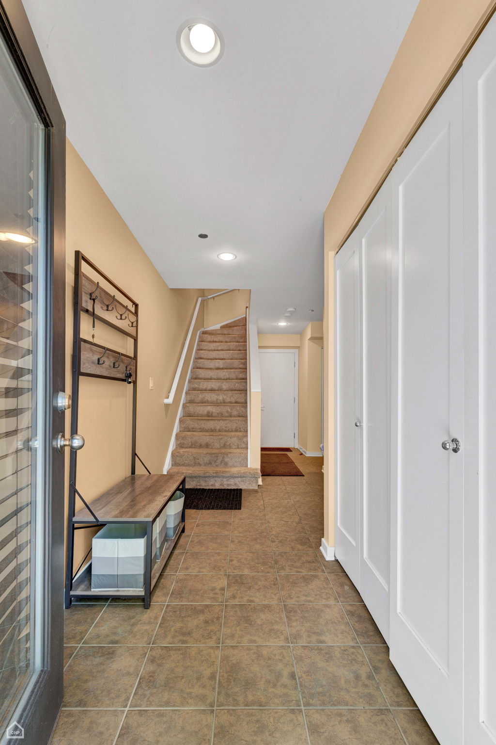 2862 N Paulina St_003