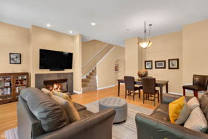 2862 N Paulina St_010