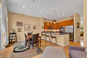 2862 N Paulina St_014