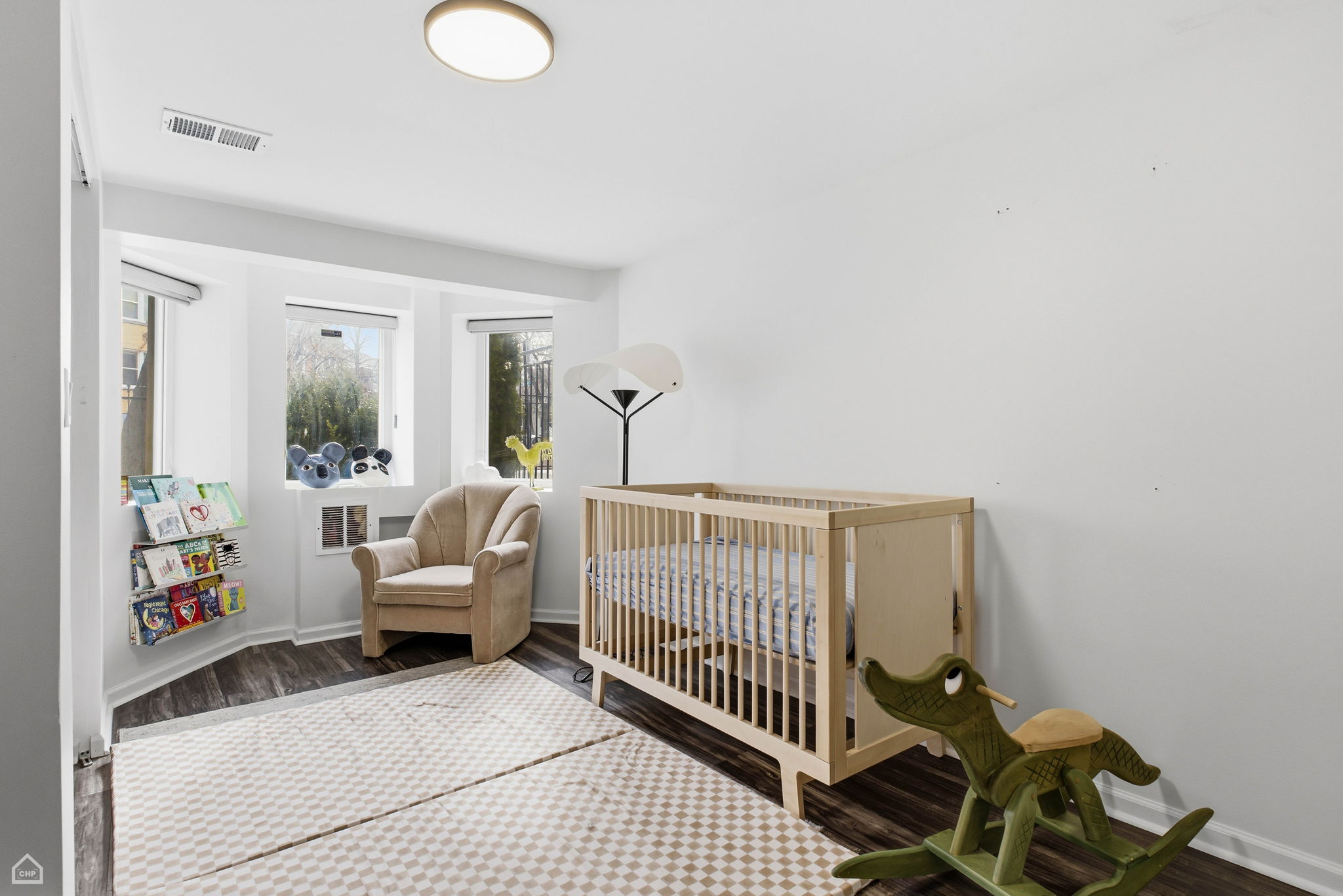 2862 N Woodard St - Karen Biazar_CHP2026_009