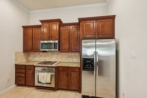 Hunters Shore Dr-2306-017.jpg