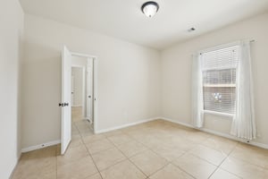 Hunters Shore Dr-2306-029.jpg