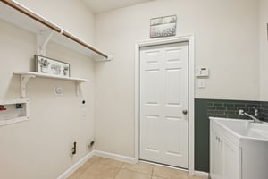 Hunters Shore Dr-2306-033.jpg