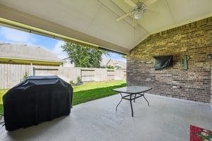 Hunters Shore Dr-2306-043.jpg