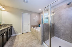 Upper Level Master Bathroom1b