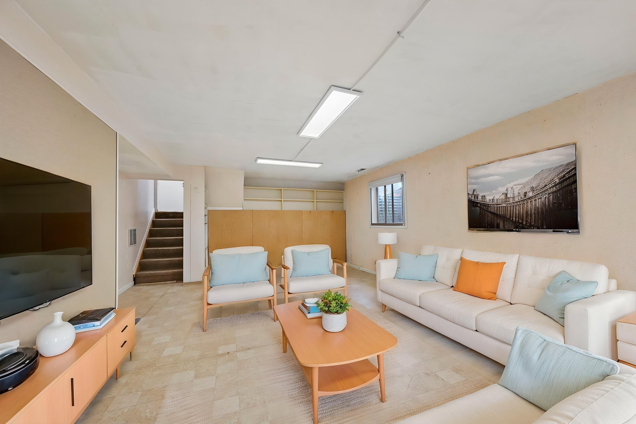 _DSC9813 virtually staged.jpeg