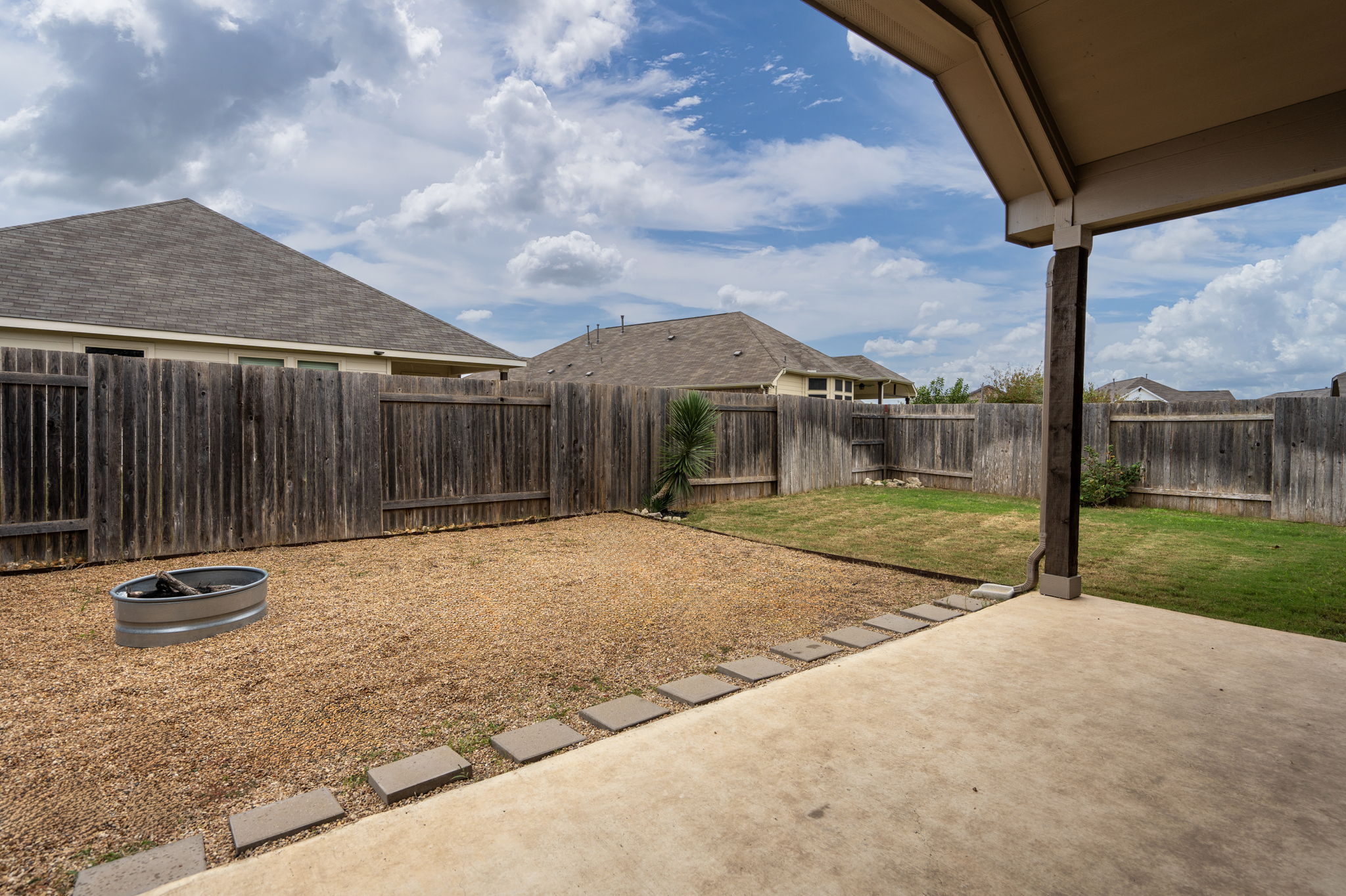 287 Firethorn Dr, Buda, TX 78610, USA Photo 7
