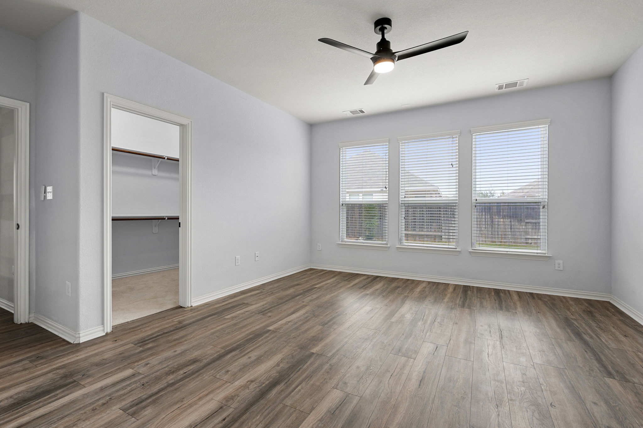 287 Firethorn Dr, Buda, TX 78610, USA Photo 36