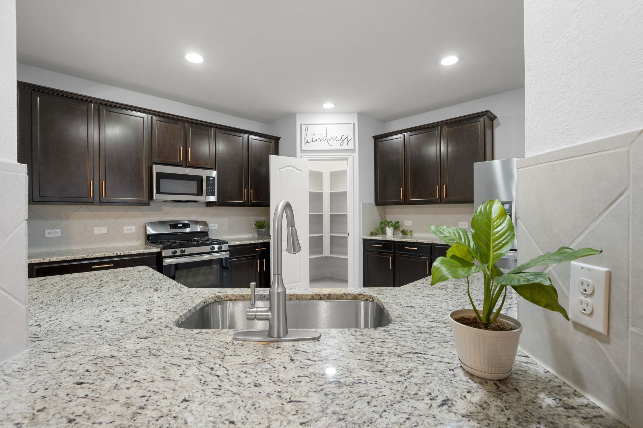 287 Firethorn Dr, Buda, TX 78610, USA Photo 22