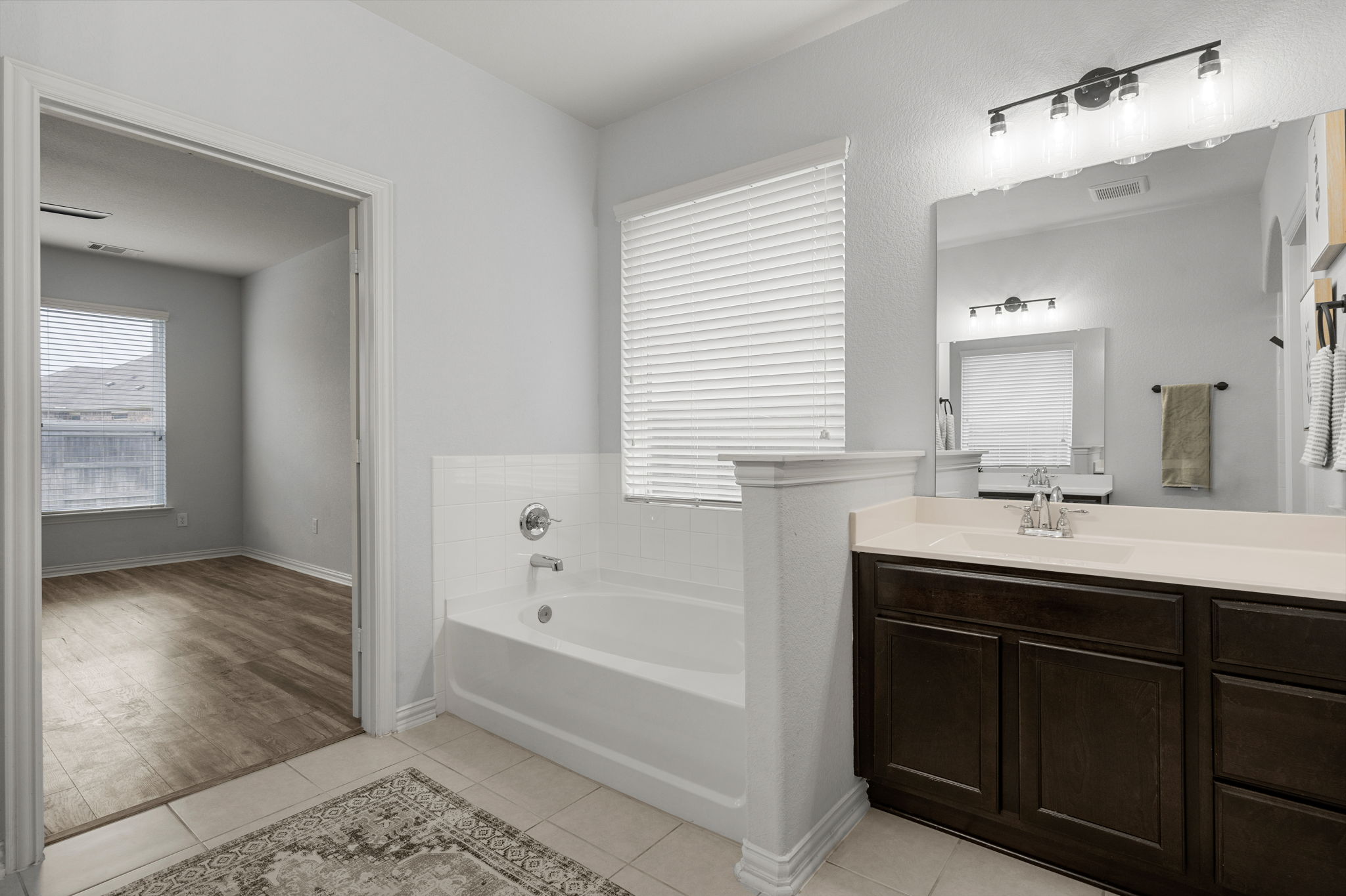 287 Firethorn Dr, Buda, TX 78610, USA Photo 41