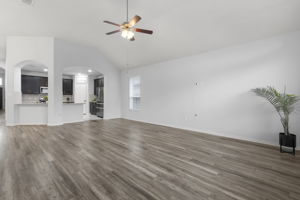 287 Firethorn Dr, Buda, TX 78610, USA Photo 23