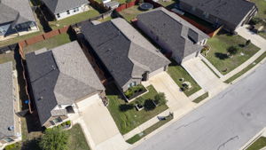 287 Firethorn Dr, Buda, TX 78610, USA Photo 84