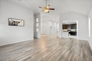 287 Firethorn Dr, Buda, TX 78610, USA Photo 24