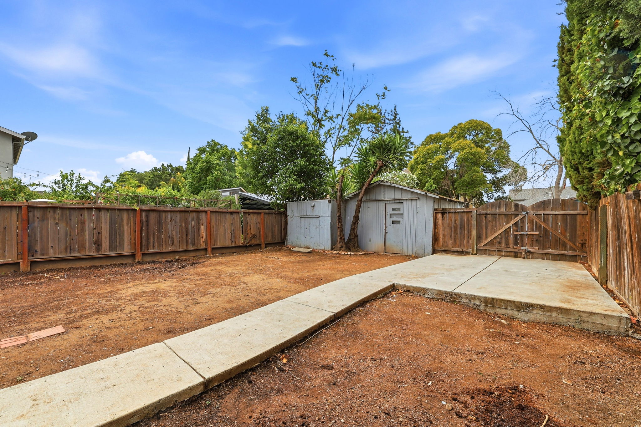 Spacious backyard