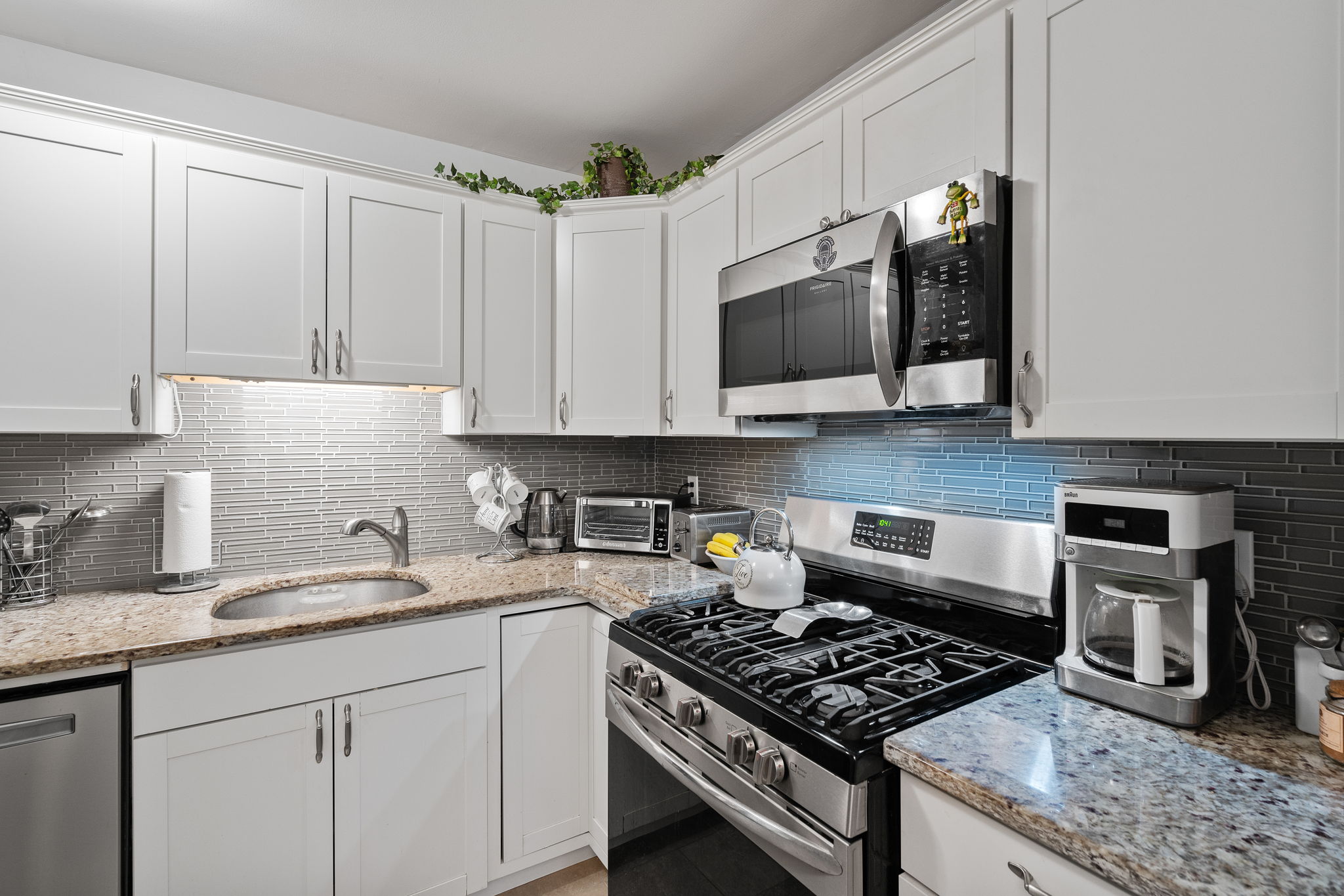 6 Abbey Rd, Hyde Park, NY 12538, US Photo 23