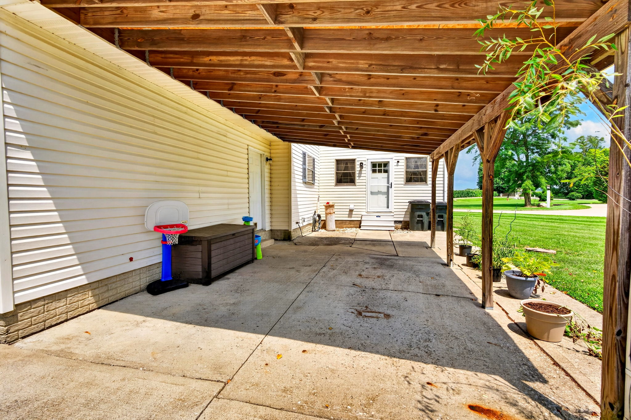 2870 Bridlewood St 32