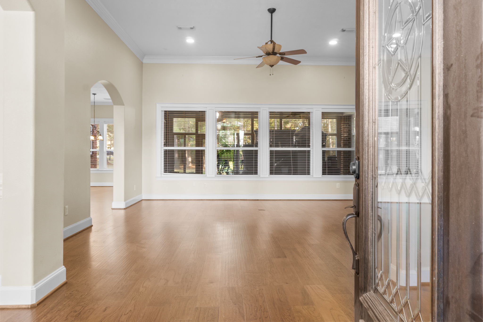 Welcome in to the freshly painted, new hardwood floors, new baseboards