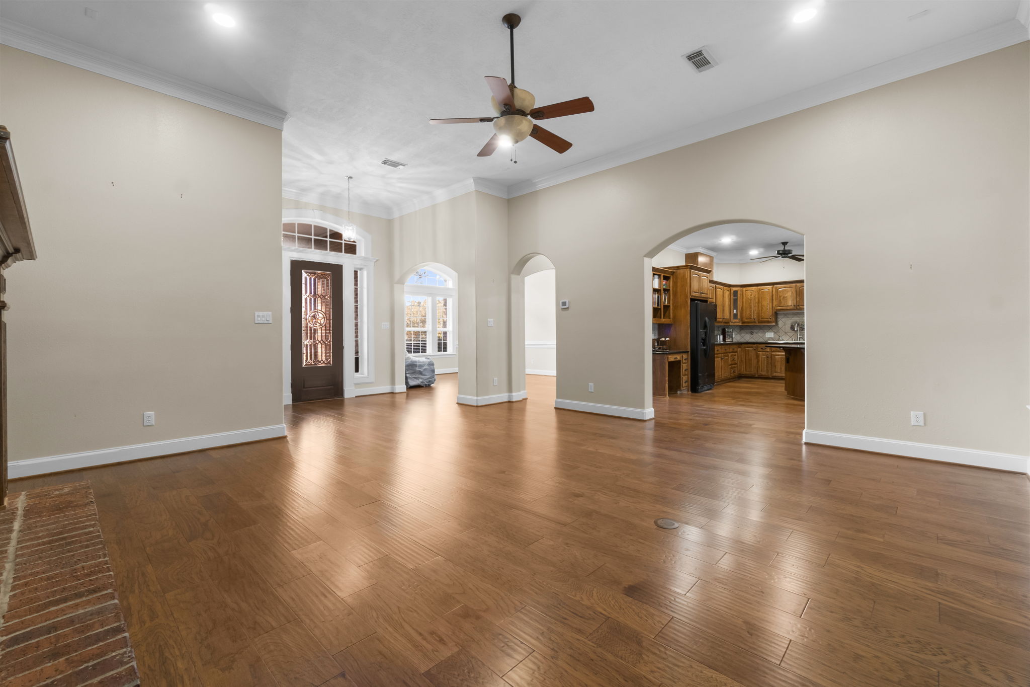 A look across into kitchen and breakfast room