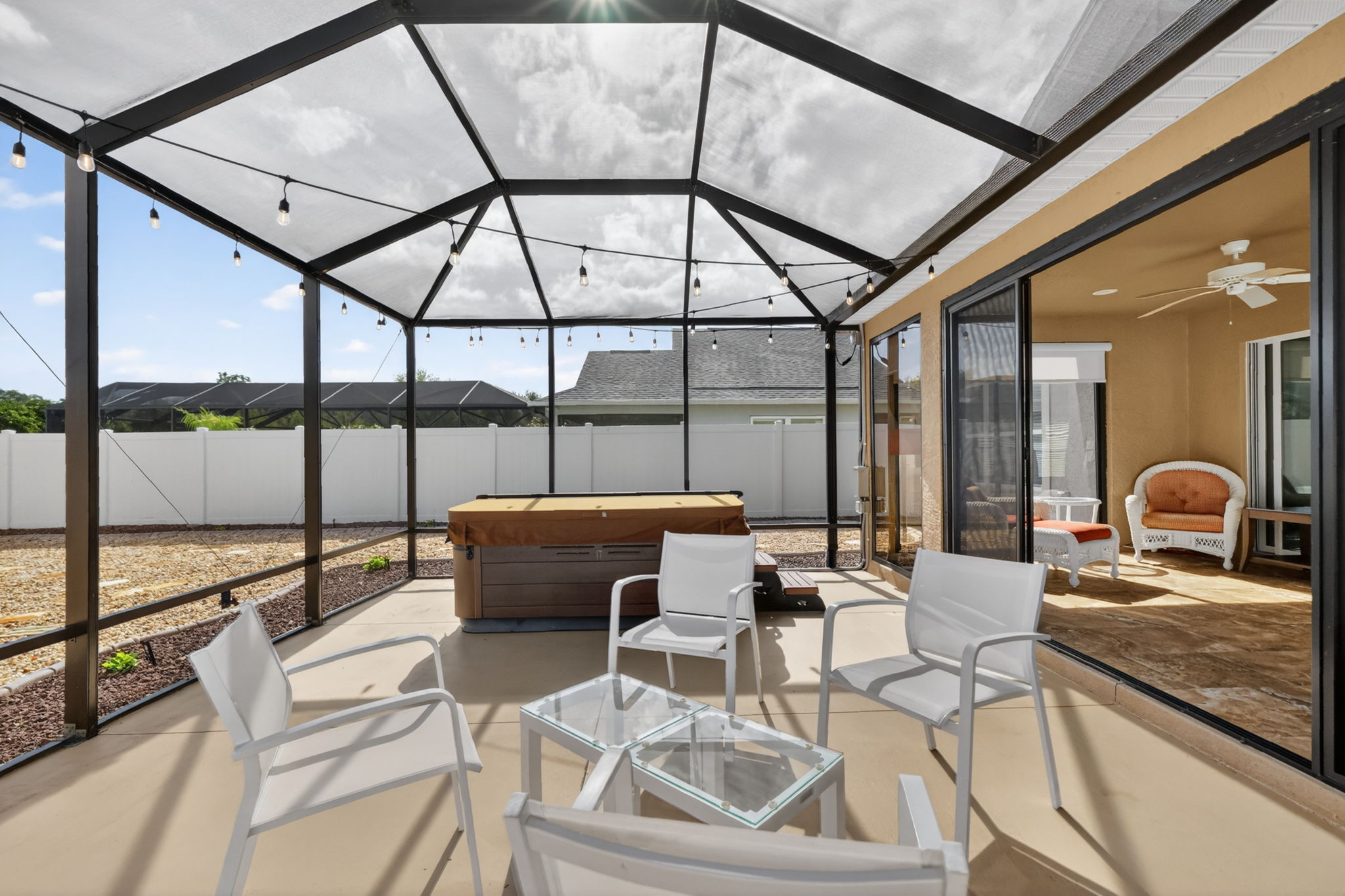 Birdcage with Hot Tub