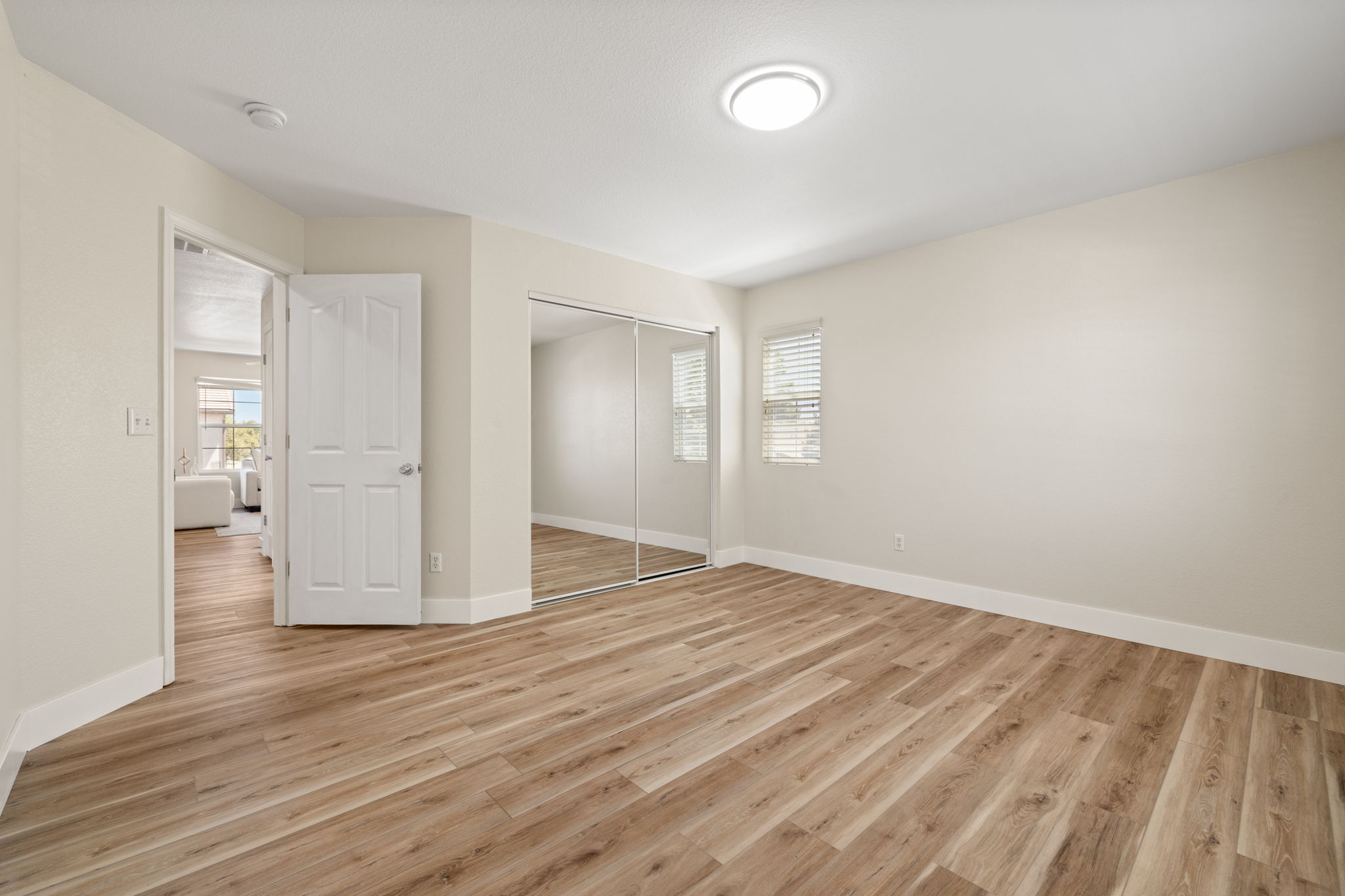  Photo 36