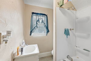  Photo 24