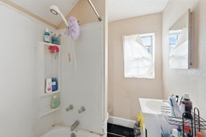  Photo 33