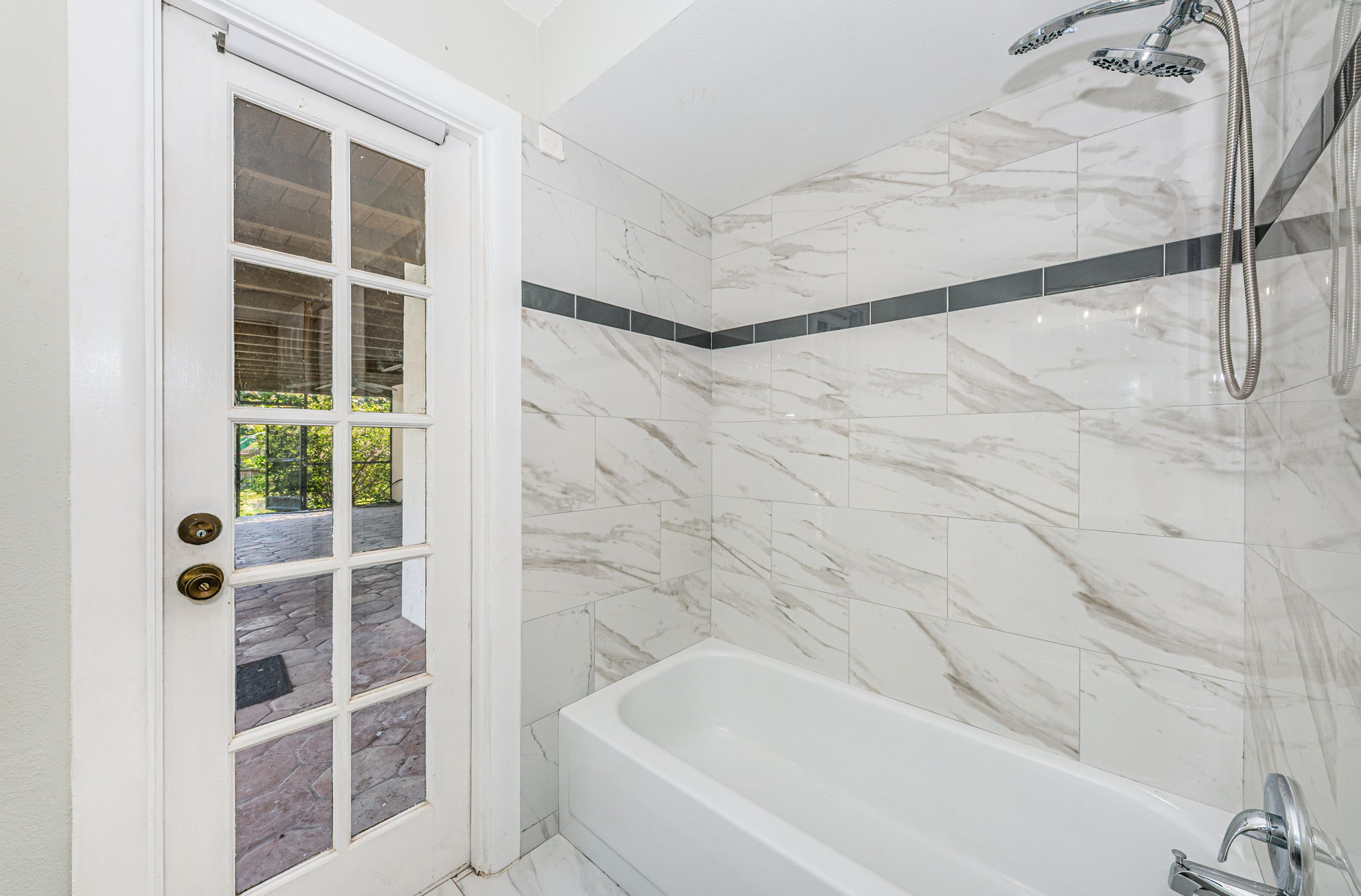 Bathroom 2b