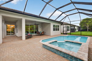 Attached hot tub adds even more fun to the pool experience! Enjoy!