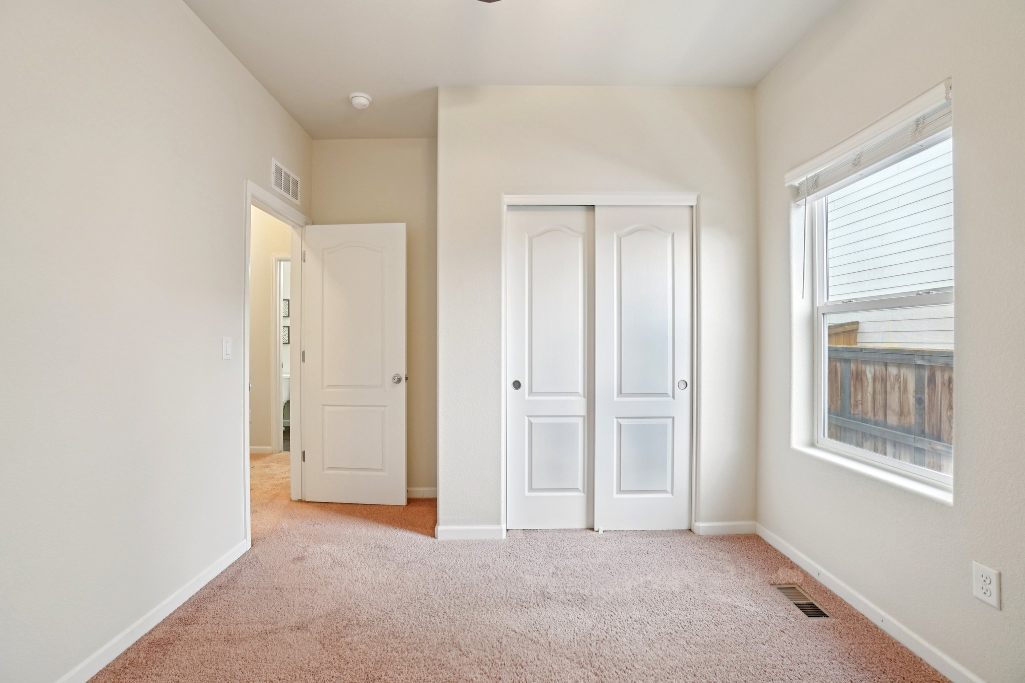 Urban Pl-S2801-019.jpg