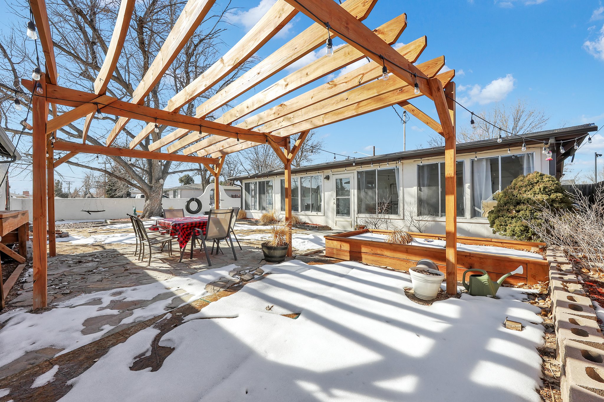 New Pergola in between house and garage