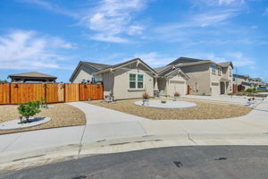 003_ 2880 Grayson St