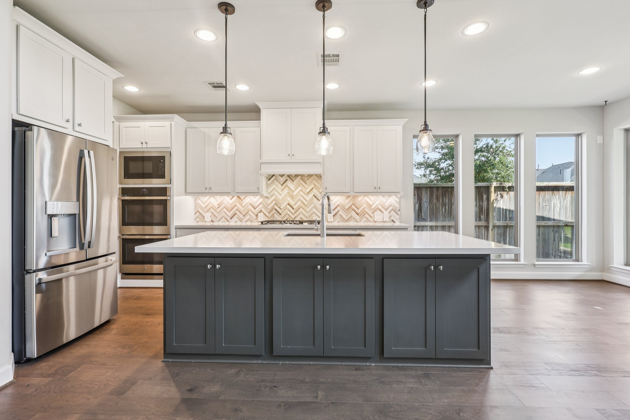 Creekside Bend Dr-0306-011.jpg