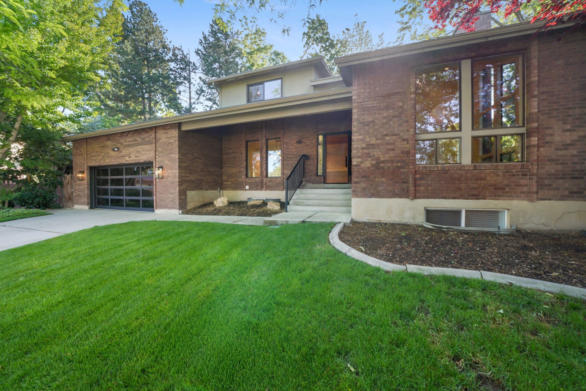 2882 Heather Cir, Holladay, UT 84121, USA Photo 3