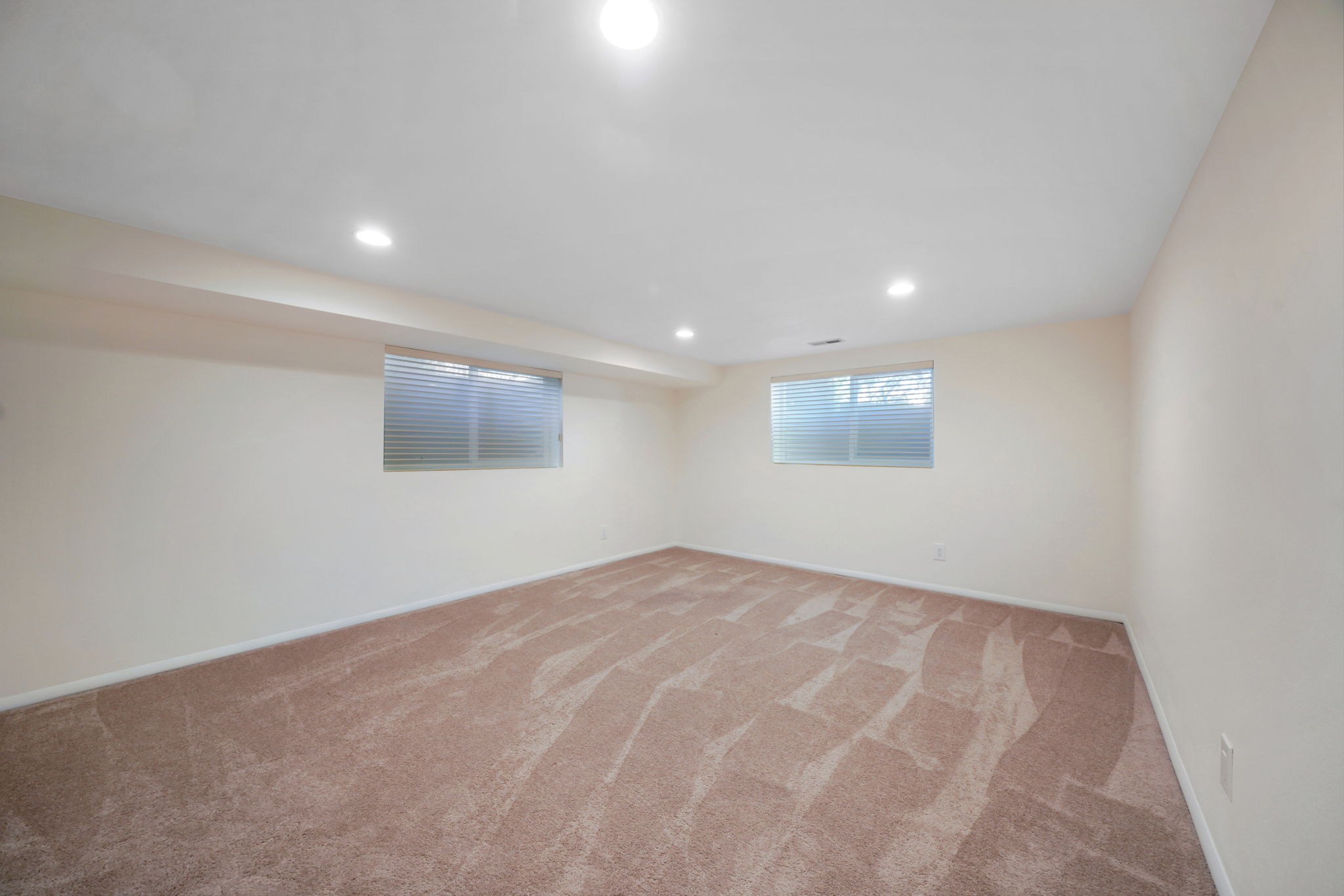 2882 Heather Cir, Holladay, UT 84121, USA Photo 29