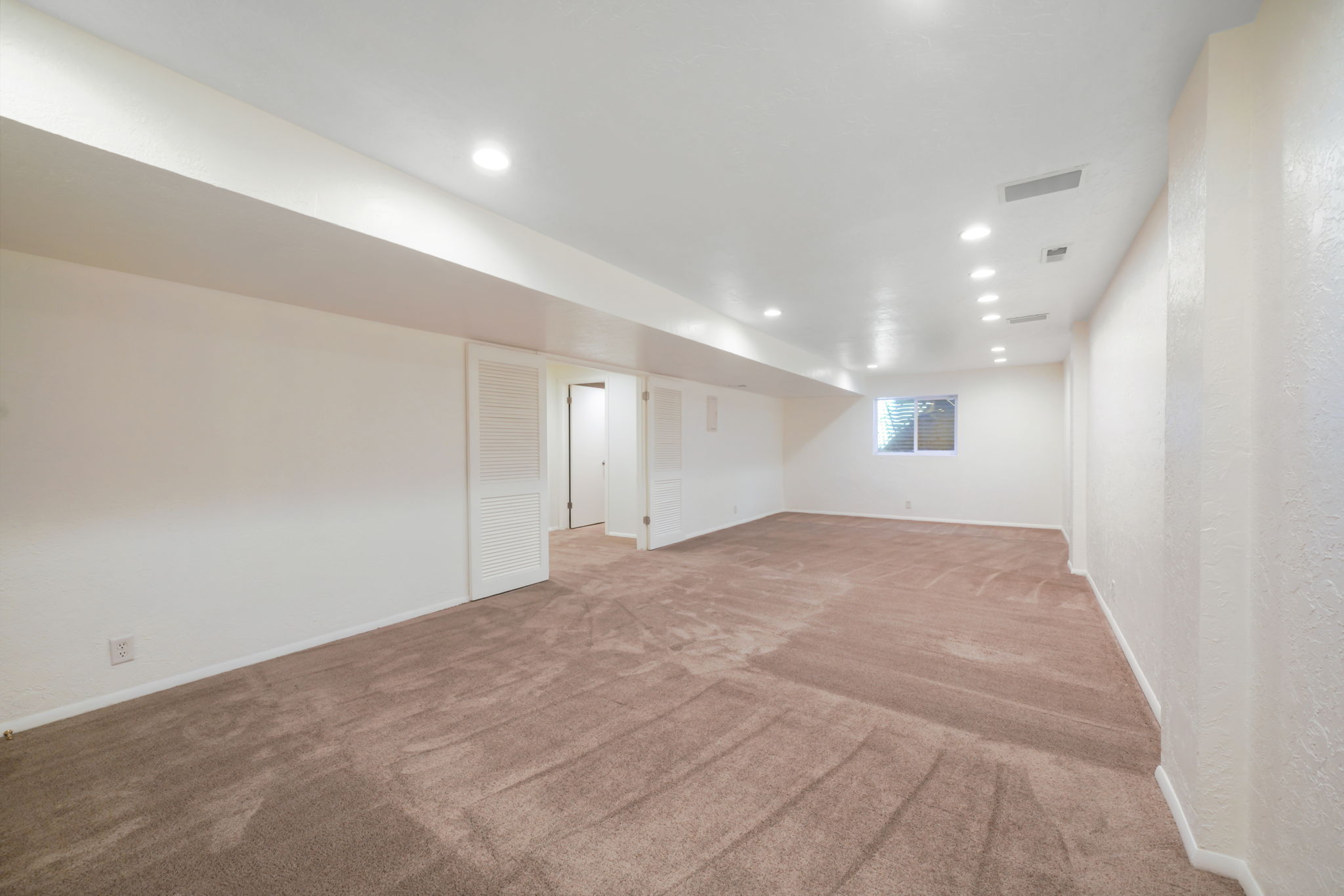 2882 Heather Cir, Holladay, UT 84121, USA Photo 31