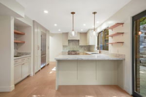 2882 Heather Cir, Holladay, UT 84121, USA Photo 6