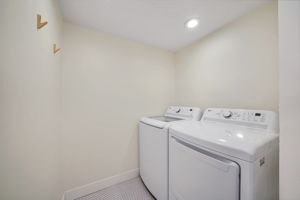 2882 Heather Cir, Holladay, UT 84121, USA Photo 14