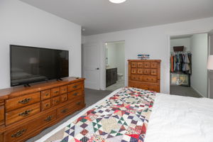 18-Primary Bedroom