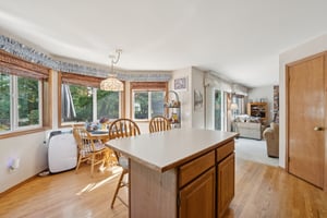 52nd Pl S-S2909-013.jpg