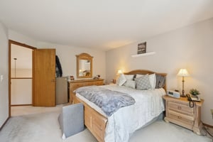 52nd Pl S-S2909-020.jpg