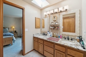 52nd Pl S-S2909-022.jpg