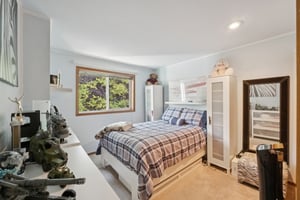 52nd Pl S-S2909-023.jpg