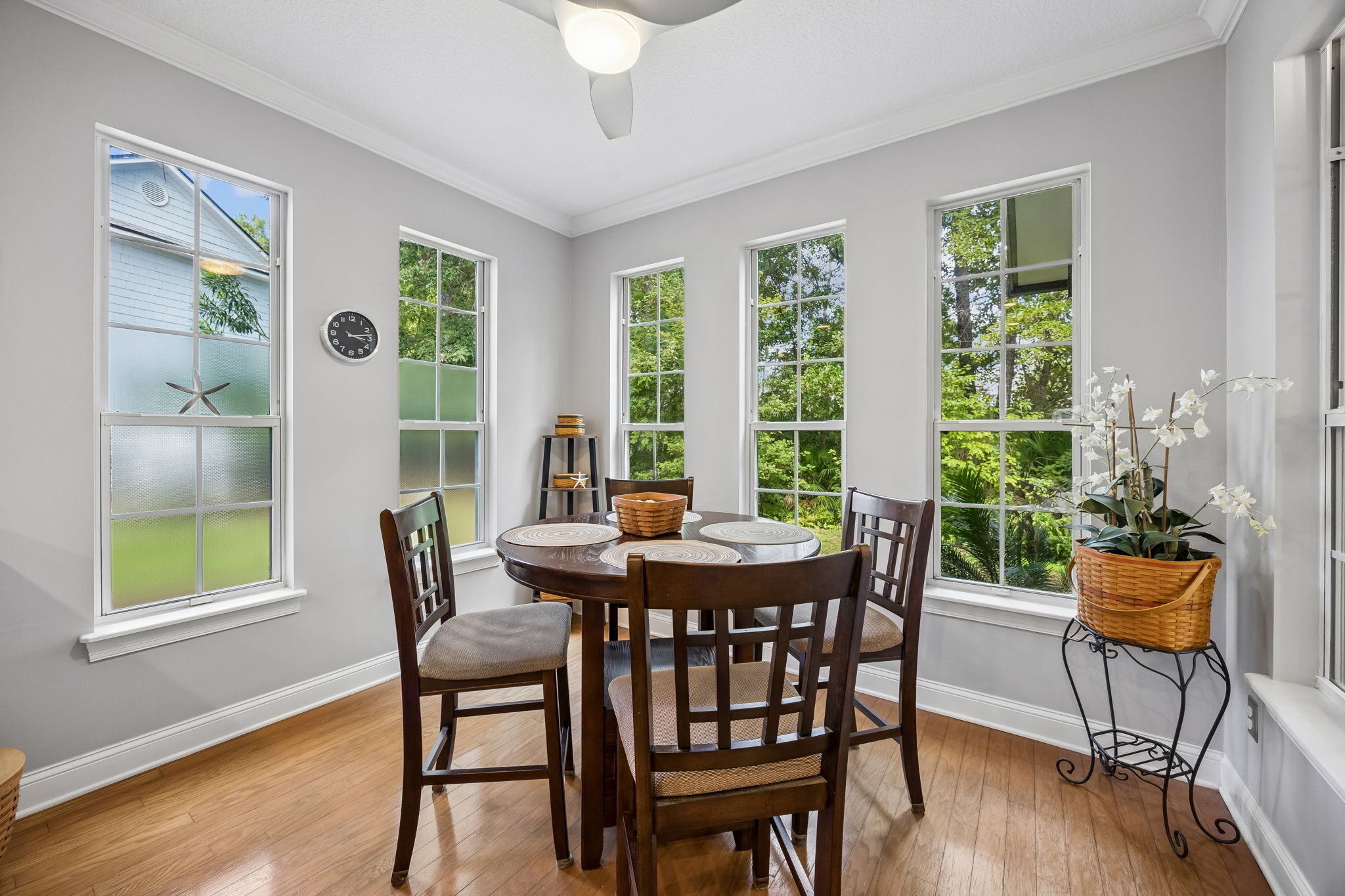 Breakfast Nook with Views
