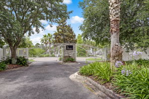 Landyn's Lake Gate