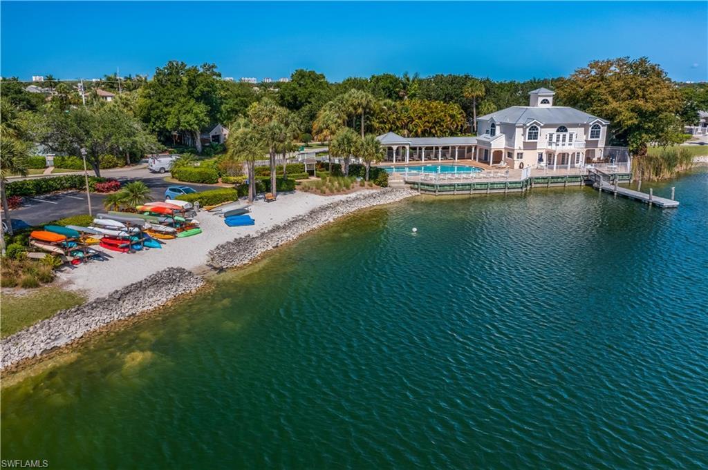 Clubhouse & Lakefront Beach