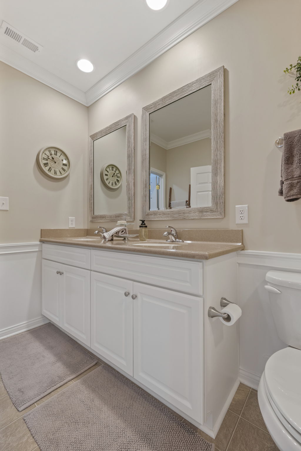 Lower Full Bath